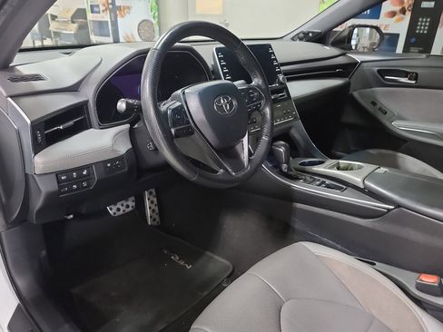 Used 2019 Toyota Avalon Touring w/ Advanced Safety Package image 10
