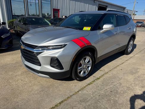 Used 2021 Chevrolet Blazer LT image 2