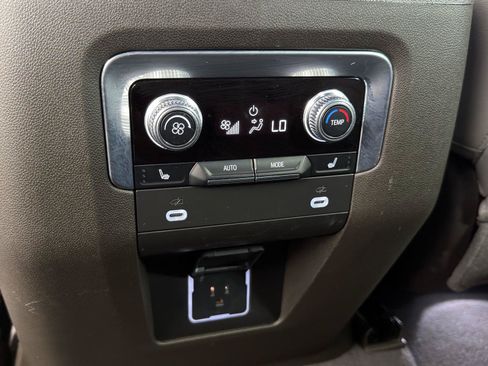 Certified 2023 GMC Yukon XL SLT w/ SLT Luxury Package RWD image 23