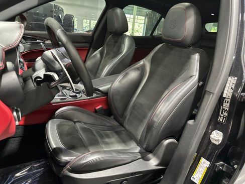 Used 2018 Alfa Romeo Stelvio Quadrifoglio w/ Driver Assist Dynamic Package AWD/4WD image 44
