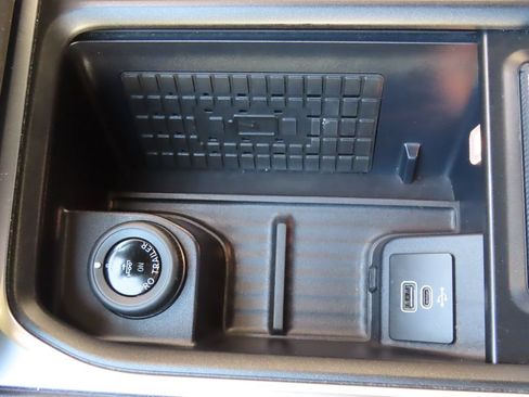 Used 2025 Ford Expedition Max Platinum w/ Stealth Appearance Package AWD/4WD image 10