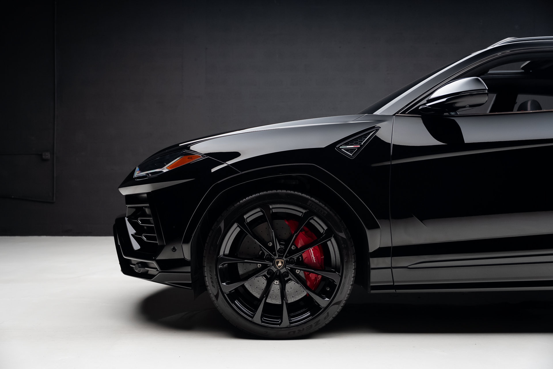 Used 2019 Lamborghini Urus AWD/4WD image 18