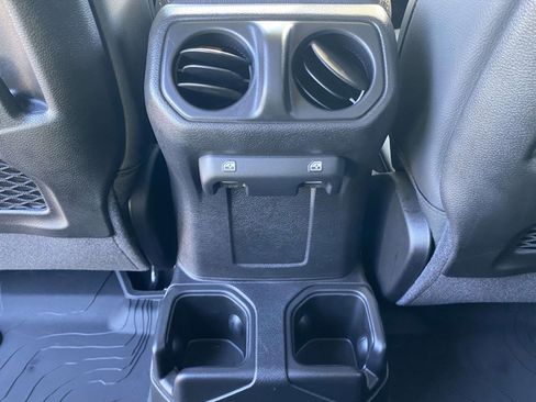 New 2025 Jeep Gladiator Sport image 14