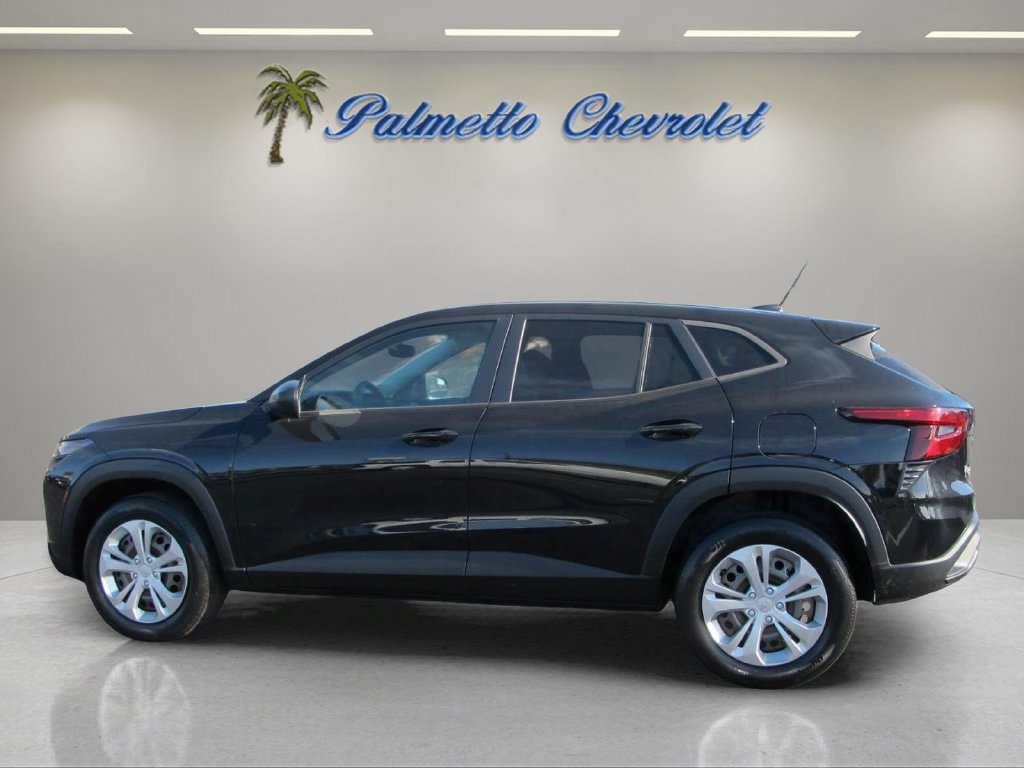 Used 2024 Chevrolet Trax LS w/ Driver Confidence Package FWD image 6