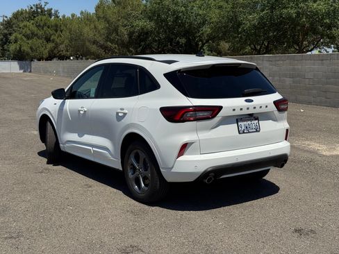 Used 2023 Ford Escape ST-Line w/ Tech Pack #1 FWD image 7