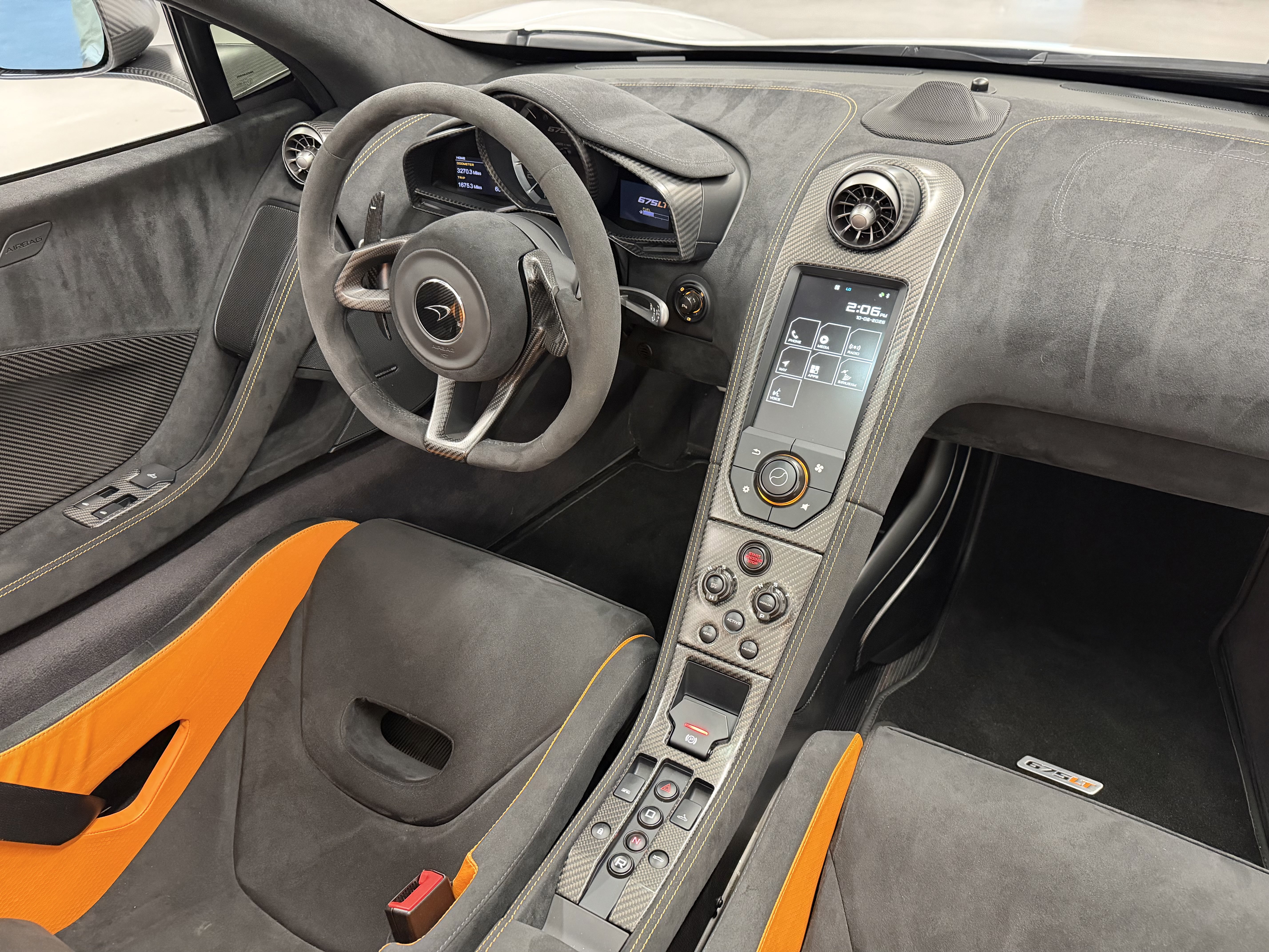 Used 2016 McLaren 675LT Spider RWD image 27