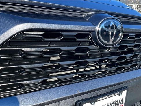 Used 2025 Toyota RAV4 XLE image 29