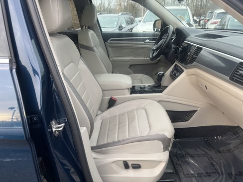Used 2022 Volkswagen Atlas SEL Premium image 18
