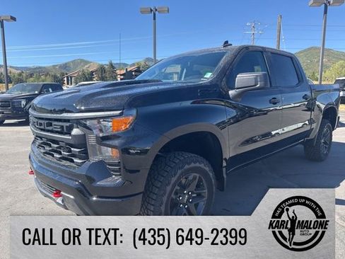 Used 2026 Chevrolet Silverado 1500 Custom Trail Boss w/ LPO, Dark Essentials Package AWD/4WD image 8