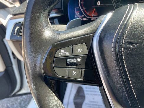 Used 2020 BMW 530i xDrive w/ Convenience Package AWD/4WD image 16