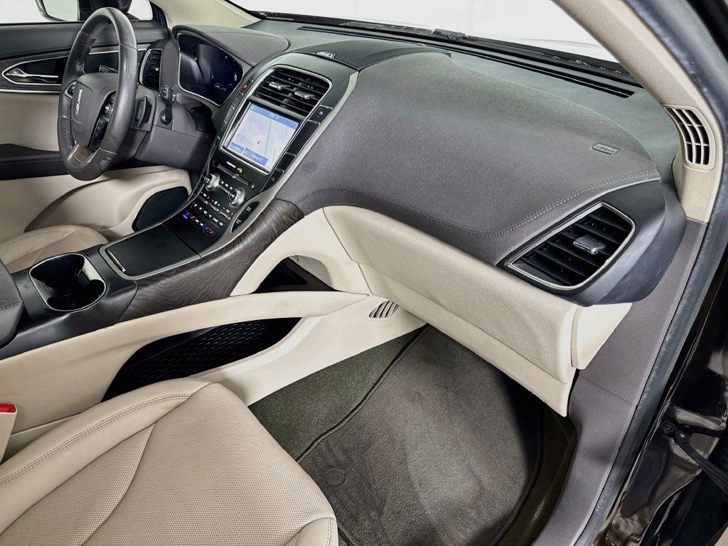 Used 2019 Lincoln Nautilus Reserve FWD image 31