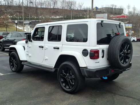Used 2024 Jeep Wrangler Sahara w/ Technology Group image 3