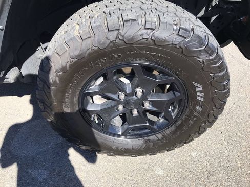 Used 2023 Jeep Wrangler Unlimited Rubicon 4xe AWD/4WD image 28