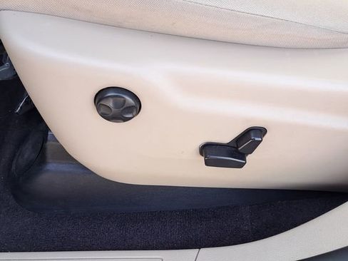 Used 2019 Jeep Grand Cherokee Laredo image 6