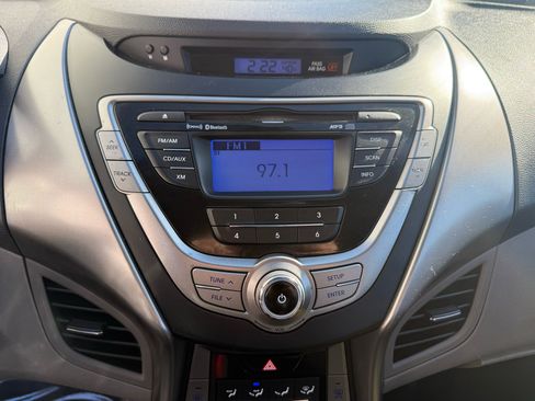 Used 2013 Hyundai Elantra GLS w/ Preferred Pkg image 23