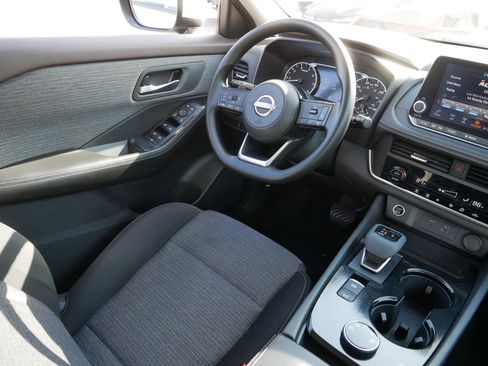 Certified 2023 Nissan Rogue SV image 9