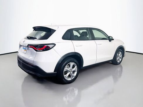 Used 2023 Honda HR-V LX image 9