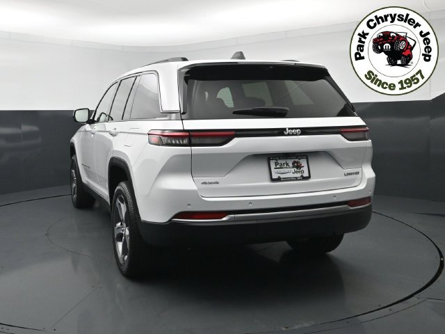 New 2026 Jeep Grand Cherokee Limited w/ Luxury Tech Group II AWD/4WD image 4