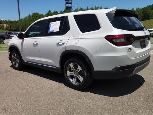 Used 2025 Honda Pilot EX-L image 3