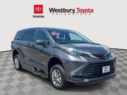Used 2025 Toyota Sienna LE