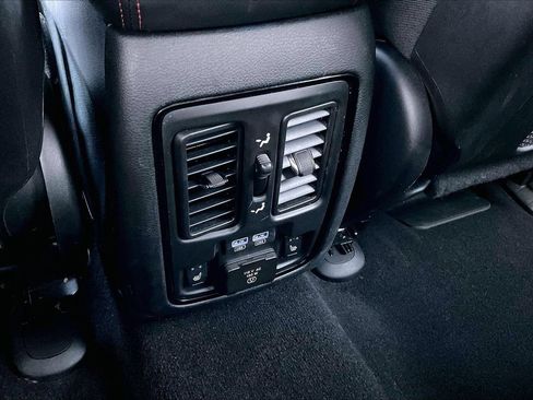 Certified 2025 Dodge Durango GT AWD/4WD image 17