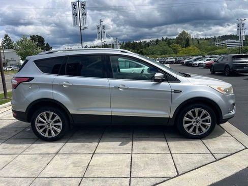 Used 2017 Ford Escape Titanium AWD/4WD image 8