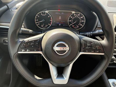 Used 2025 Nissan Altima 2.5 SV image 28