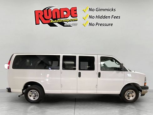 Used 2024 Chevrolet Express 3500 LT w/ LT Preferred Equipment Group RWD image 7