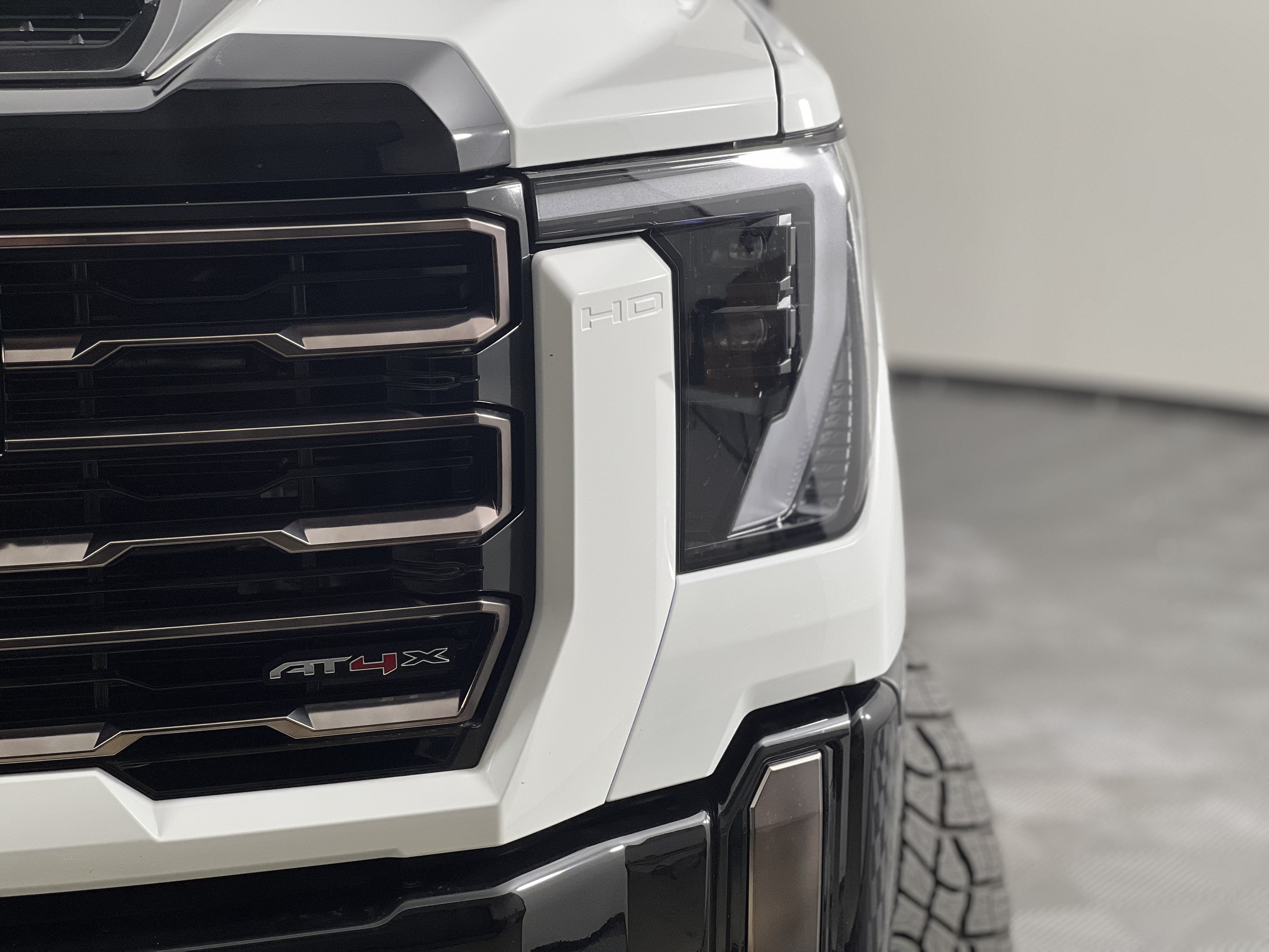 Used 2024 GMC Sierra 2500 AT4X AWD/4WD image 7