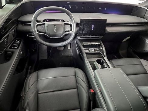 Used 2025 Lincoln Nautilus Premier w/ Equipment Group 102A image 11