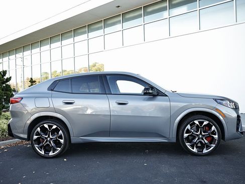 Certified 2025 BMW X2 xDrive28i w/ Technology Package image 4