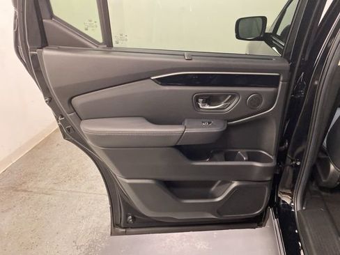 Certified 2025 Honda Pilot EX-L image 21