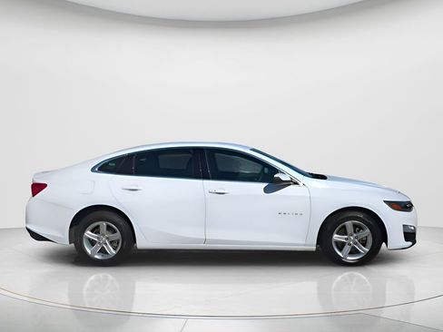 Used 2024 Chevrolet Malibu LT image 4
