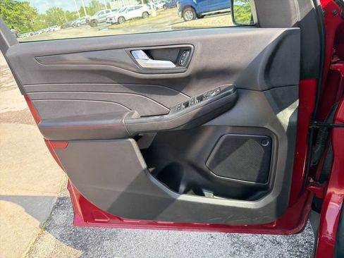Used 2025 Ford Escape ST-Line w/ Equipment Group 301A FWD image 30