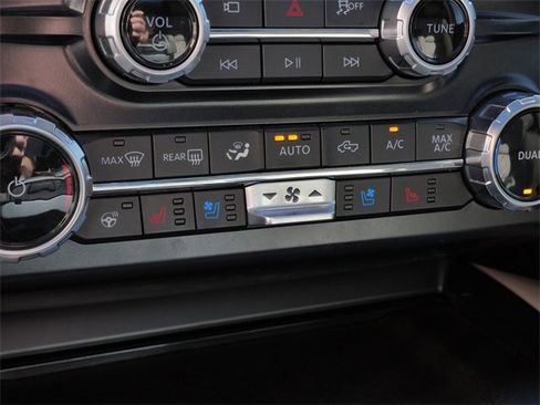 Used 2025 Ford F450 Platinum w/ Platinum Plus Package image 24