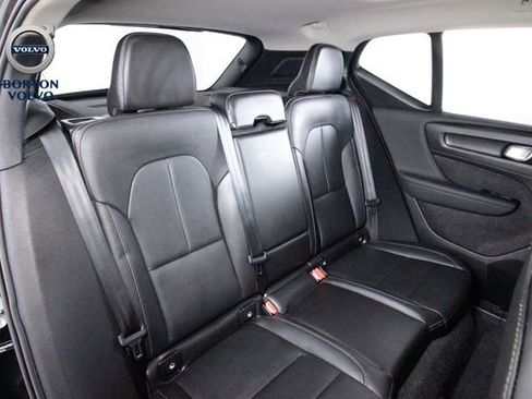 Certified 2025 Volvo XC40 B5 Core image 23