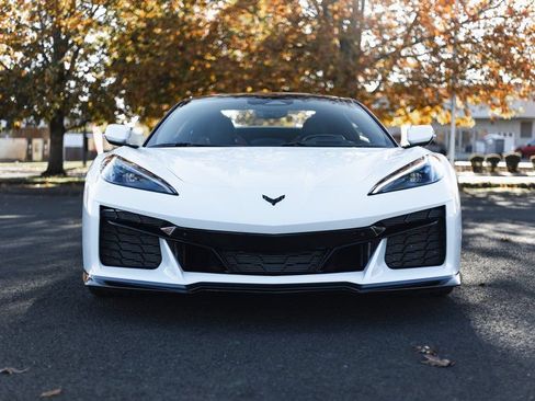 Used 2024 Chevrolet Corvette Z06 w/ Stealth Interior Trim Package RWD image 23