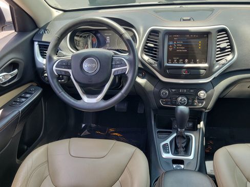 Used 2016 Jeep Cherokee Limited FWD image 16