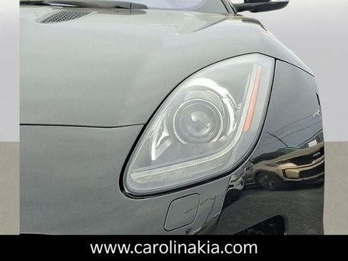 Used 2017 Jaguar F-TYPE Coupe image 10