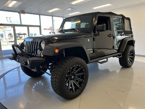Used 2018 Jeep Wrangler Unlimited Sport S image 48