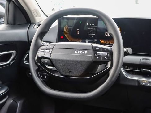 Used 2025 Kia K4 LXS image 17