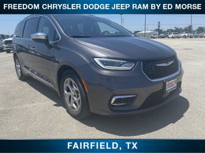 Used 2023 Chrysler Pacifica Limited