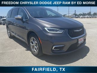 Used 2023 Chrysler Pacifica Limited FWD video 1