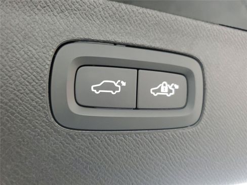 Certified 2026 Volvo XC90 B6 Ultra AWD/4WD image 7