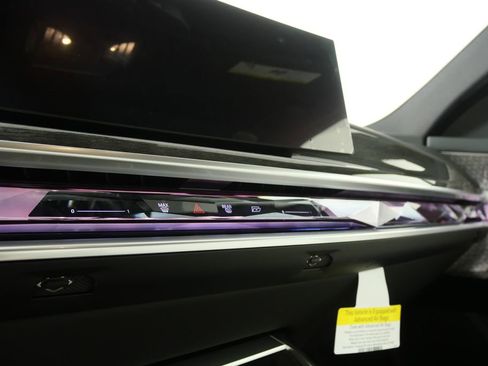 Used 2026 BMW i7 eDrive50 w/ Executive Package image 18