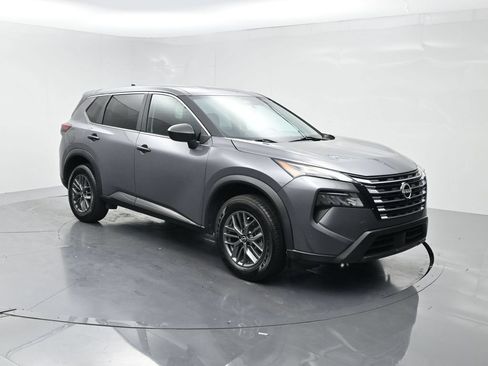 Used 2024 Nissan Rogue S FWD image 2