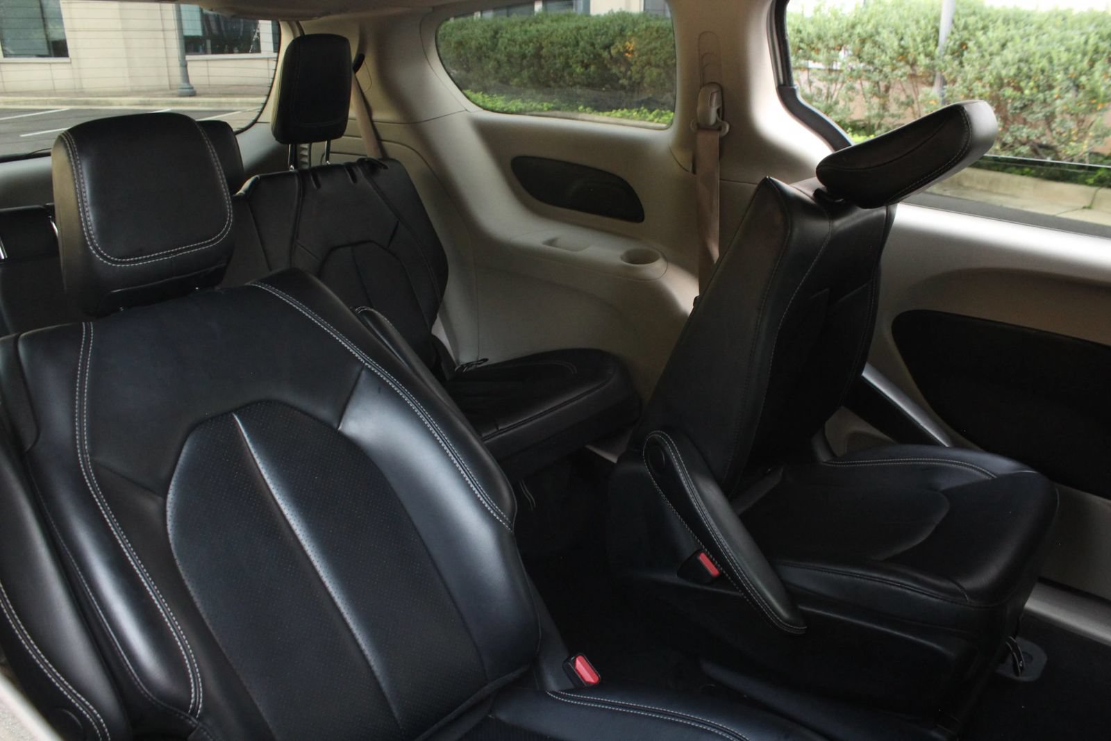 Used 2023 Chrysler Pacifica Touring-L FWD image 22