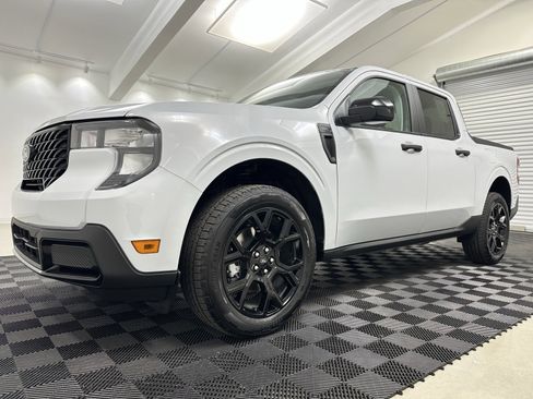 New 2025 Ford Maverick XLT w/ XLT Luxury Package image 3