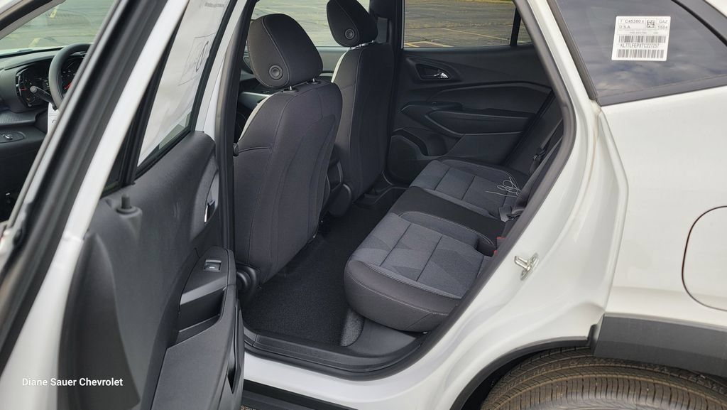 New 2026 Chevrolet Trax LS w/ LS Convenience Package FWD image 25