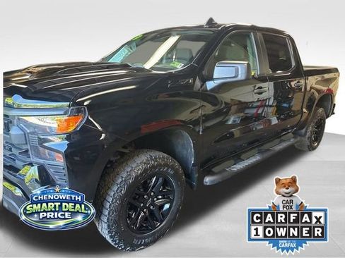 Used 2025 Chevrolet Silverado 1500 Custom Trail Boss w/ Midnight Edition AWD/4WD image 3